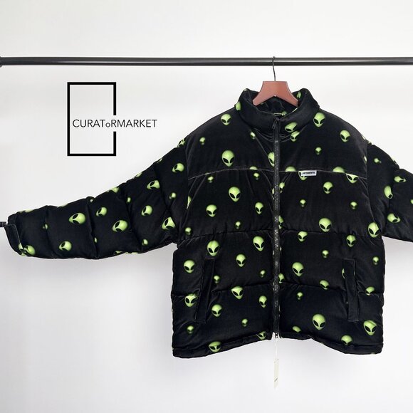 Vetements: RARE Space Alien Head Velvet Down Padded Puffer Jacket FW22 - Picture 3 of 16